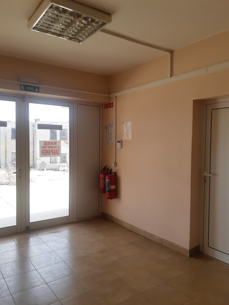 Kiadó  Ipari épület régió Kyustendil , Dupnica , 1245 négyzetméter | 21104700 - kép [2]