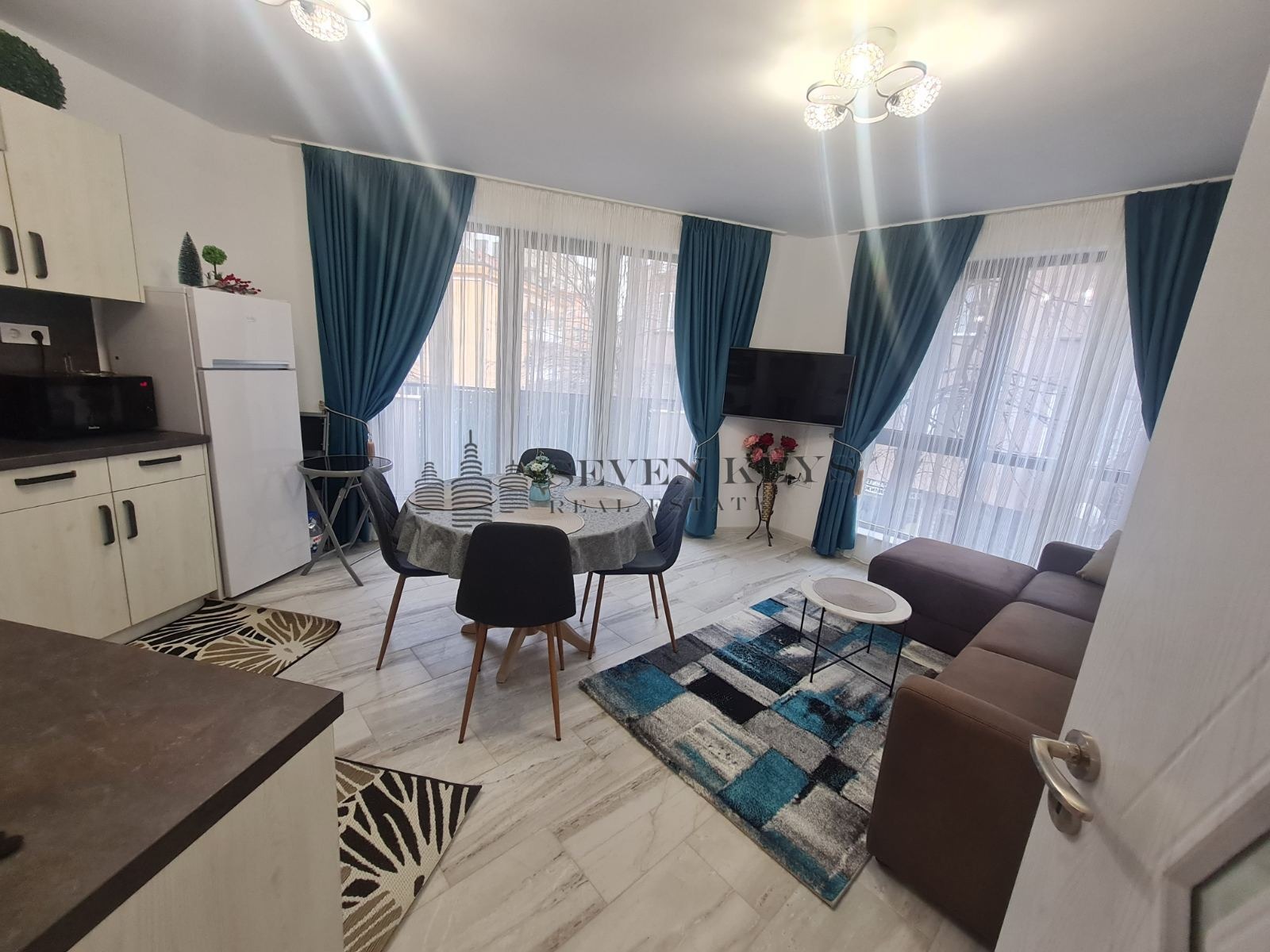 Дава под наем 3-СТАЕН, гр. Варна, Център