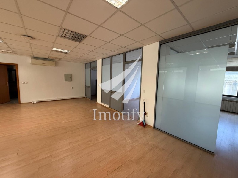 Дава под Наем ОФИС в град София, Център - 240 кв.м / 2 640 € » 5 163.39 лв., ИМОТИФАЙ