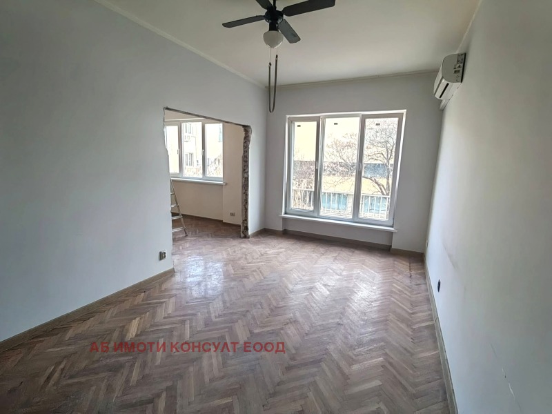 Дава под наем 3-СТАЕН, гр. София, Докторски паметник, снимка 2 - Апартаменти - 52834494