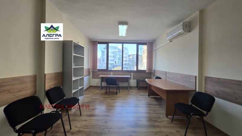 Дава под наем ОФИС, гр. Пазарджик, Идеален център