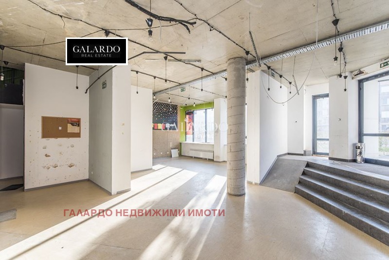 Дава под наем МАГАЗИН, гр. София, Център