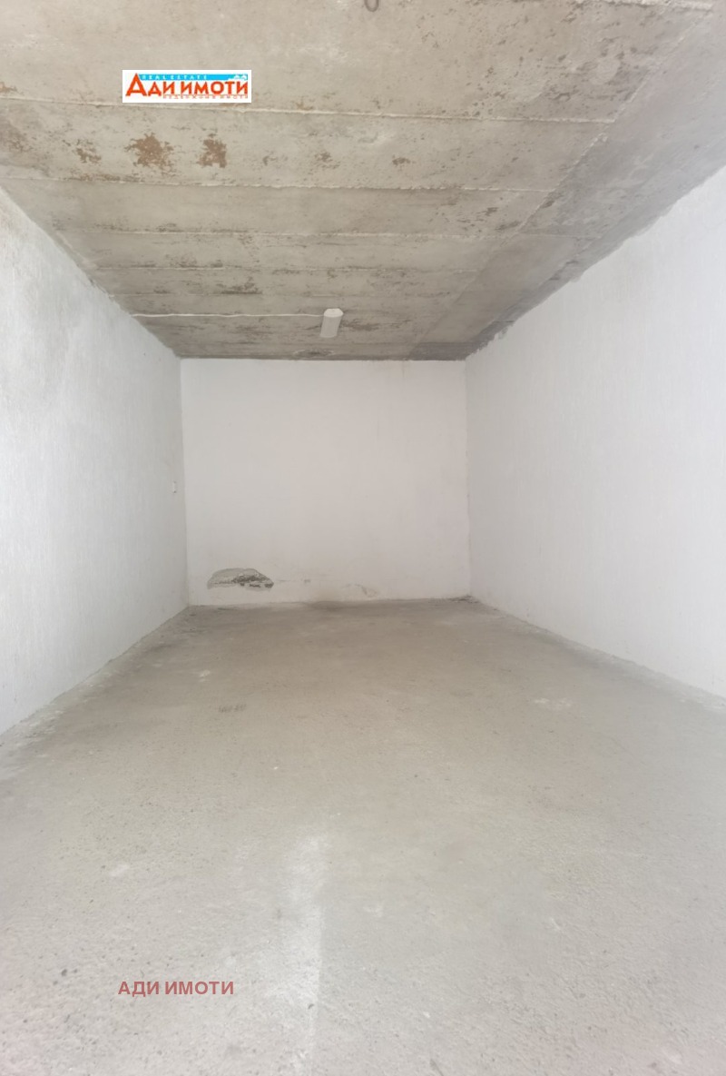 Дава под наем ГАРАЖ, ПАРКОМЯСТО, гр. Карлово, област Пловдив, снимка 2 - Гаражи и паркоместа - 52969749