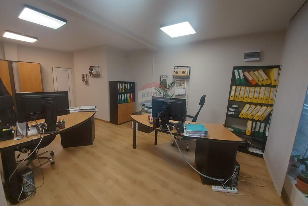 Дава под наем ОФИС, гр. Варна, ЖП Гара, снимка 2 - Офиси - 53887889