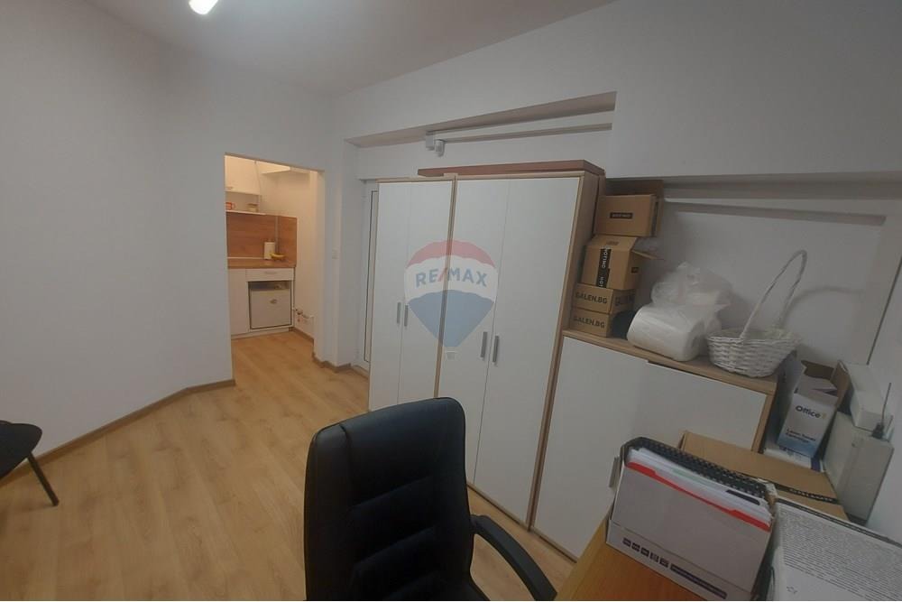 Дава под наем ОФИС, гр. Варна, ЖП Гара, снимка 15 - Офиси - 53887889