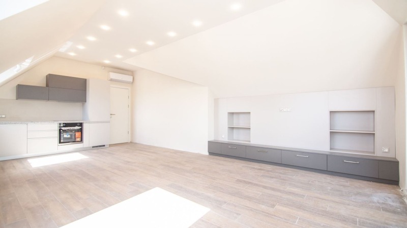 Te huur  1 slaapkamer Sofia , Iztok , 100 m² | 76132880