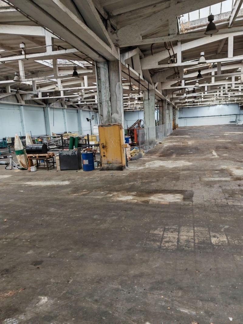 Дава под наем ПРОМ. ПОМЕЩЕНИЕ, гр. Русе, Промишлена зона - Запад, снимка 2 - Производствени сгради - 53016528