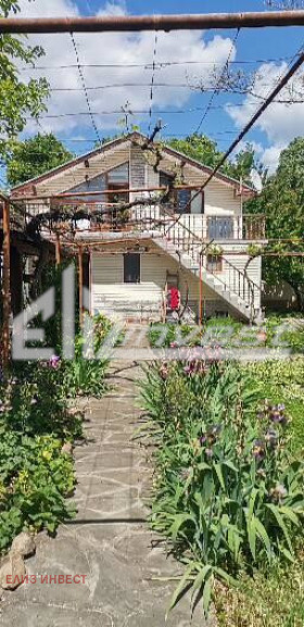 Дава под наем КЪЩА, гр. Нови пазар, област Шумен, снимка 4 - Къщи - 53638820