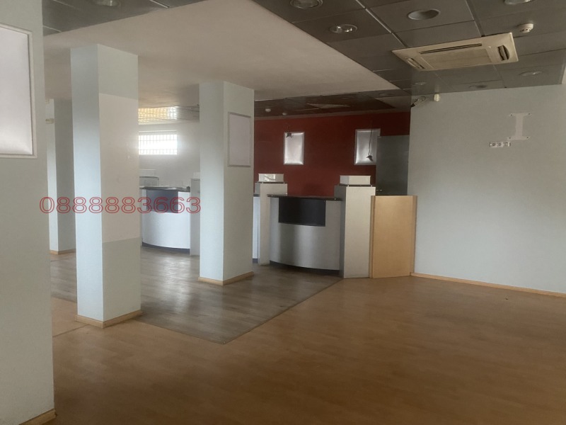 Дава под наем МАГАЗИН, гр. Монтана, Идеален център, снимка 9 - Магазини - 52783444