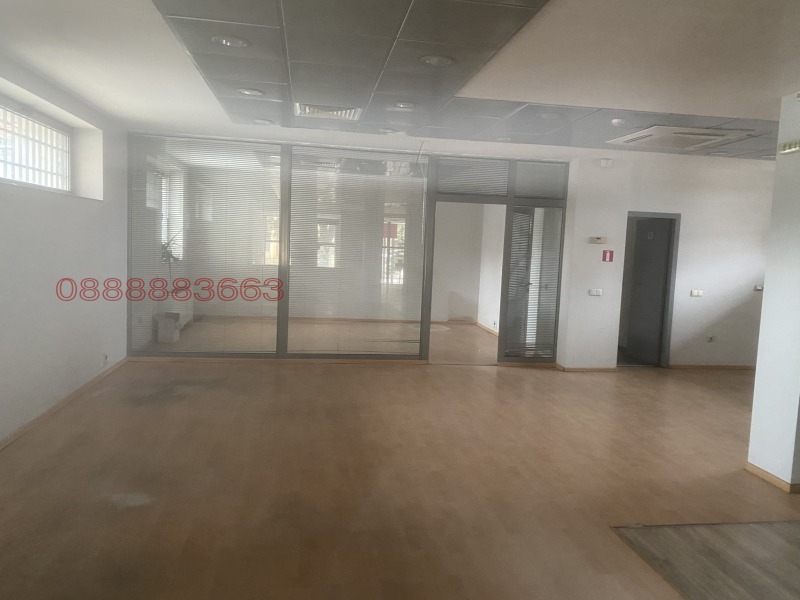 Дава под наем МАГАЗИН, гр. Монтана, Идеален център, снимка 5 - Магазини - 52783444