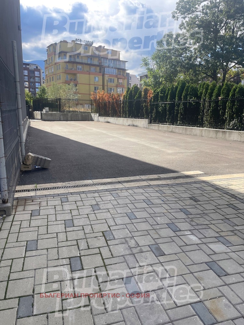Дава под наем ГАРАЖ, ПАРКОМЯСТО, гр. София, Манастирски ливади, снимка 10 - Гаражи и паркоместа - 53122576