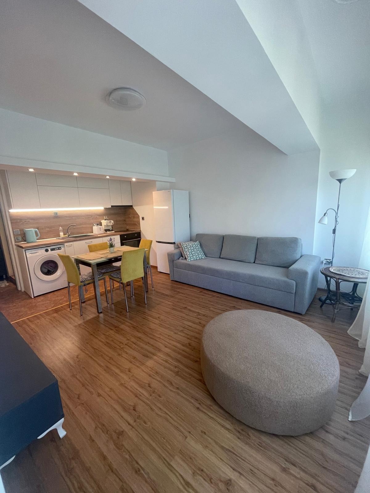 Дава под наем 3-СТАЕН, гр. Варна, Гръцка махала