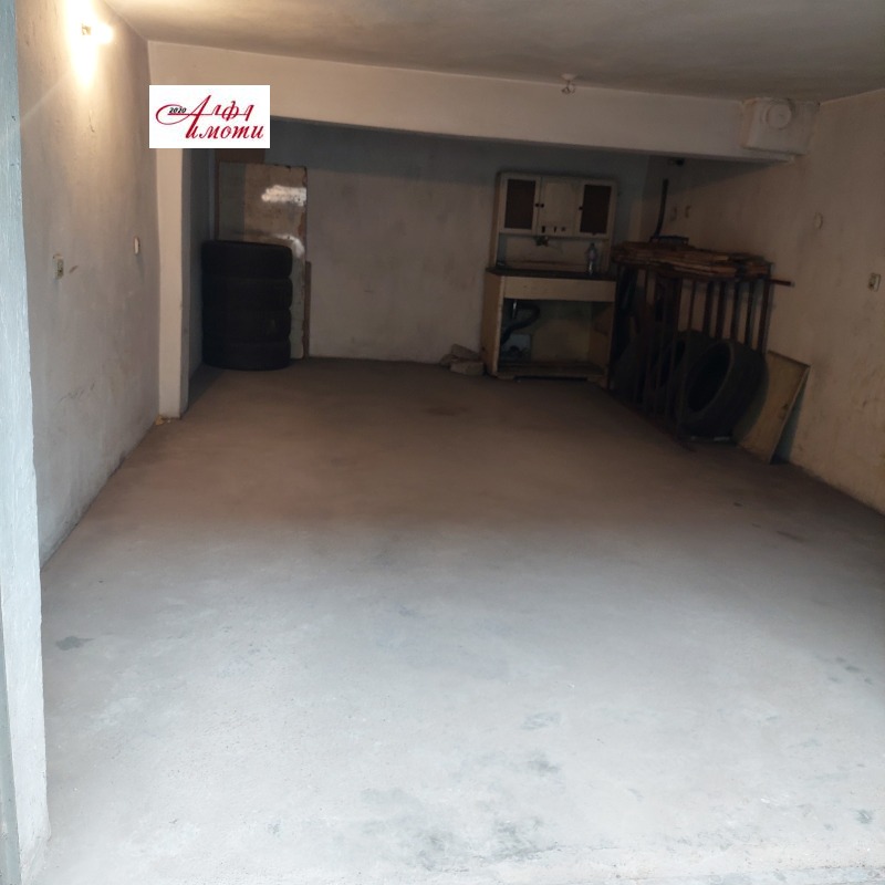 Дава под Наем ГАРАЖ в град Шумен, Математическа гимназия - 22 кв.м / 92.03 € » 180 лв., АЛФА ИМОТИ 2020 ЕООД