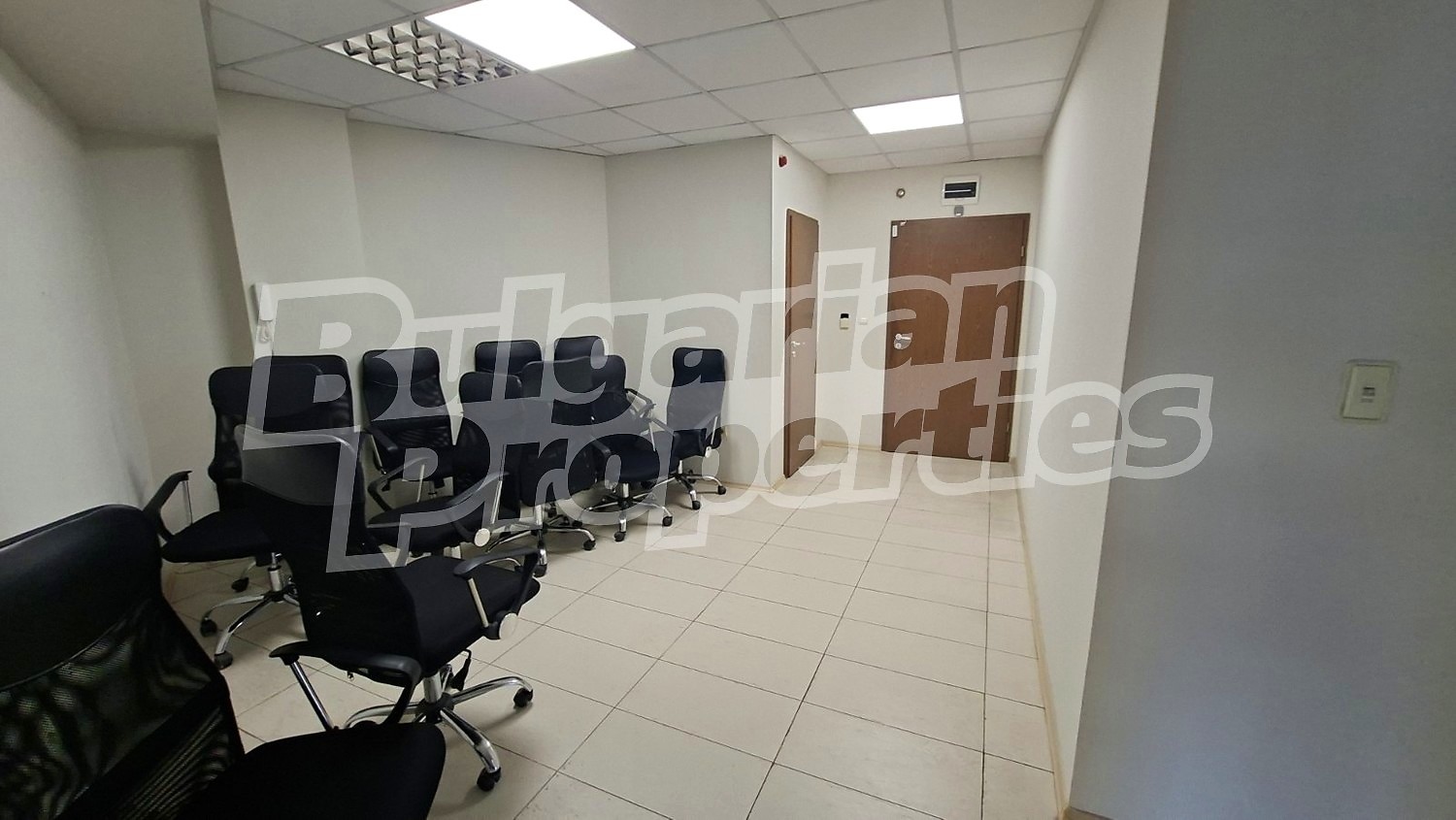 Дава под наем ОФИС, гр. Варна, Център, снимка 5 - Офиси - 54187141