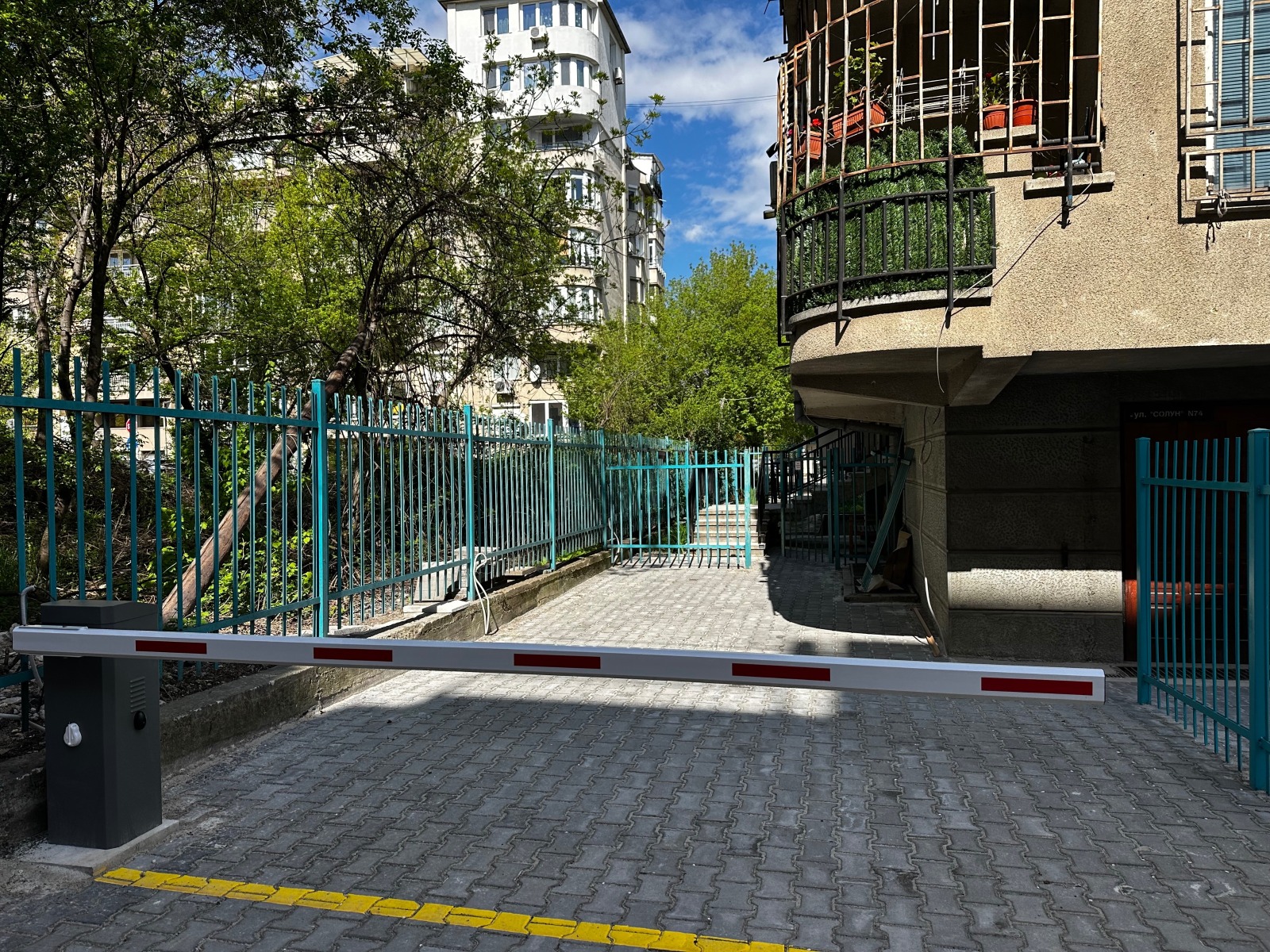 Дава под наем ГАРАЖ, ПАРКОМЯСТО, гр. София, Борово