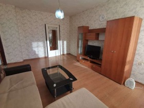 1 quarto Vazrojdenci, Kardjali