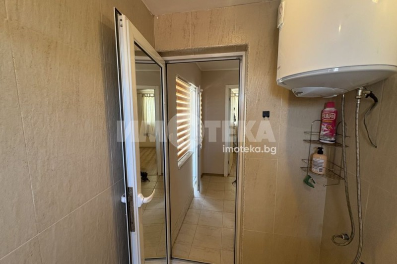Do wynajęcia  Piętro domu Plowdiw , Mladeżki Chalm , 48 mkw | 64931365 - obraz [4]