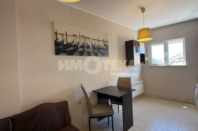 Do wynajęcia  Piętro domu Plowdiw , Mladeżki Chalm , 48 mkw | 64931365 - obraz [6]