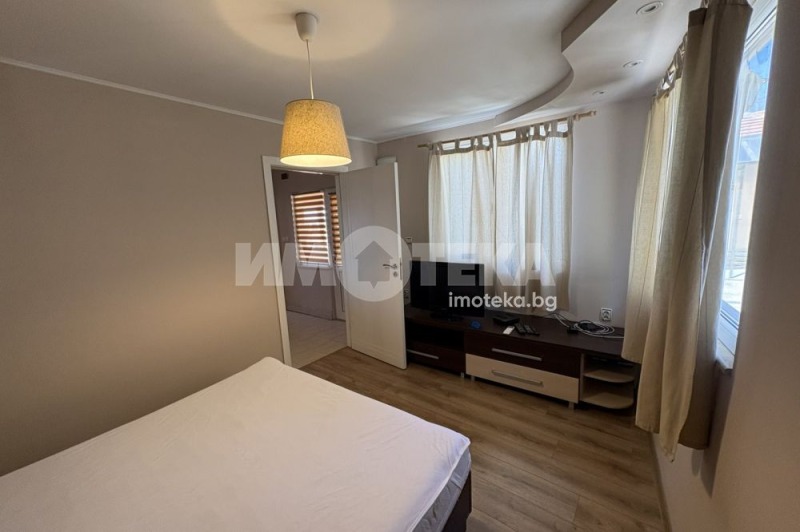 Do wynajęcia  Piętro domu Plowdiw , Mladeżki Chalm , 48 mkw | 64931365 - obraz [2]