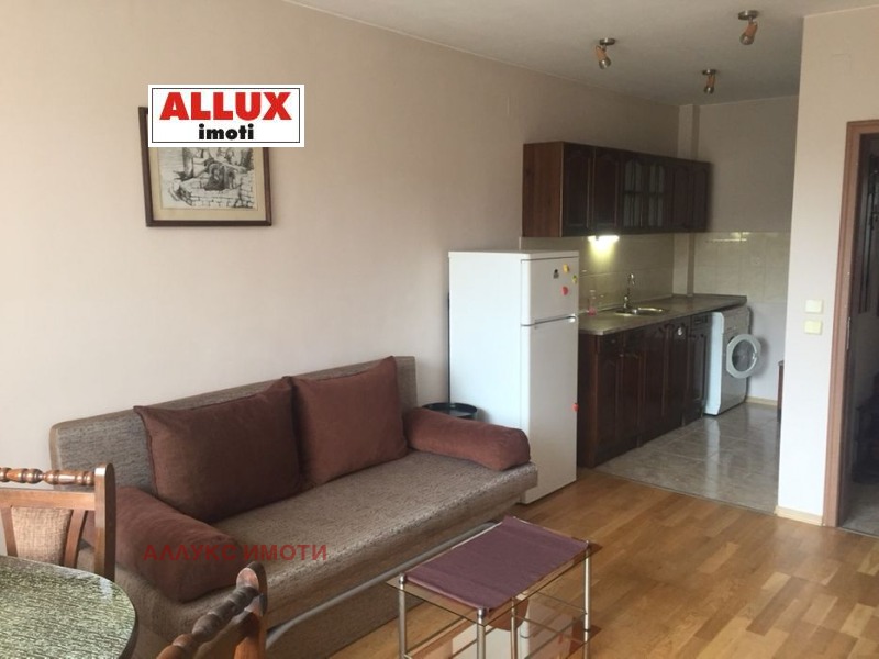 A louer  1 chambre Rouse , Tsentar , 60 m² | 82481982