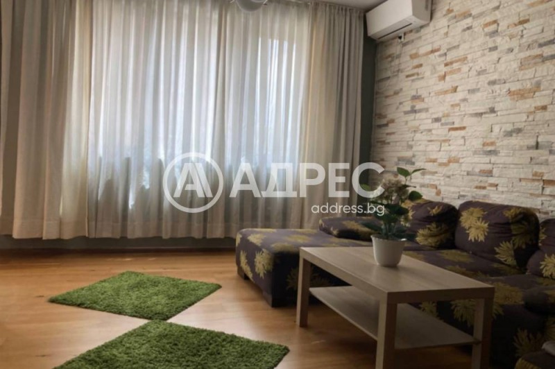 Издаје се  2 спаваће собе Софија , Центар , 100 м2 | 14543687