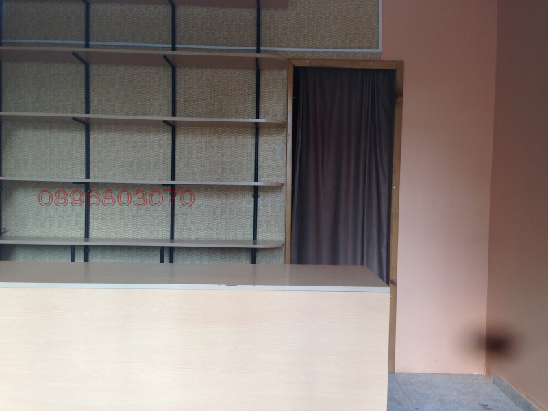 Дава под наем МАГАЗИН, гр. Перник, Център, снимка 4 - Магазини - 53580861