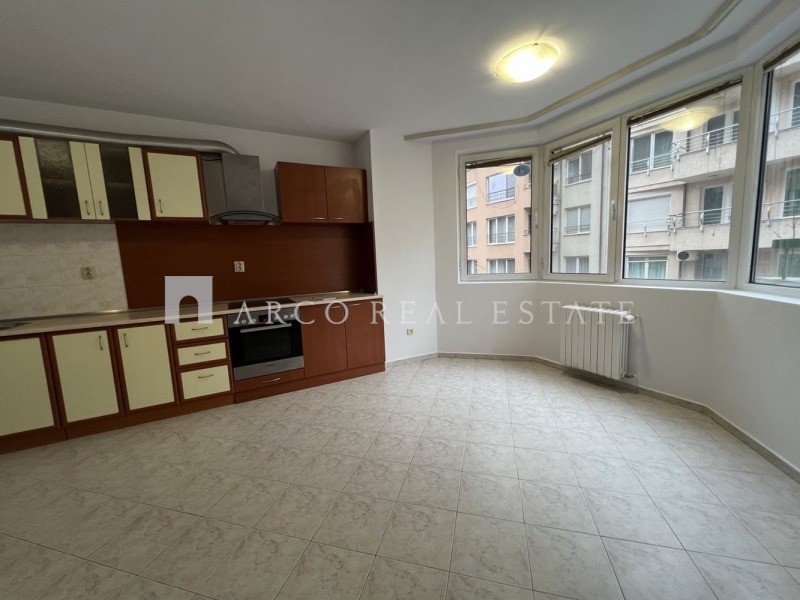 Дава под наем 3-СТАЕН, гр. София, Лозенец, снимка 2 - Апартаменти - 52719293