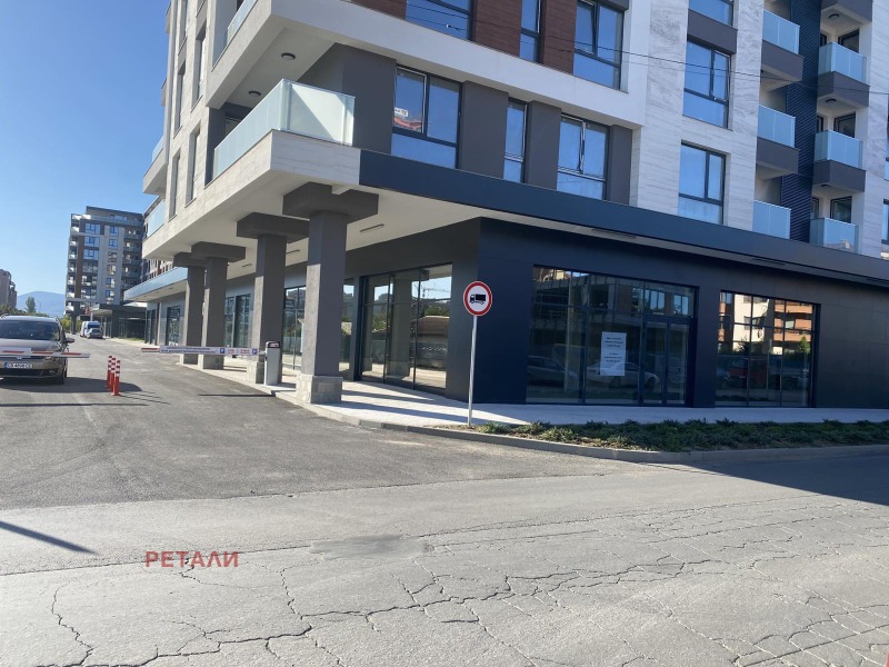 K pronájmu  Prodejna Plovdiv , Christo Smirnenski , 425 m2 | 84215530