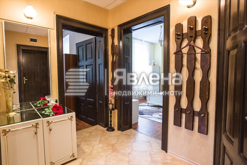 Do wynajęcia  Piętro domu Warna , Centar , 190 mkw | 36190771 - obraz [5]
