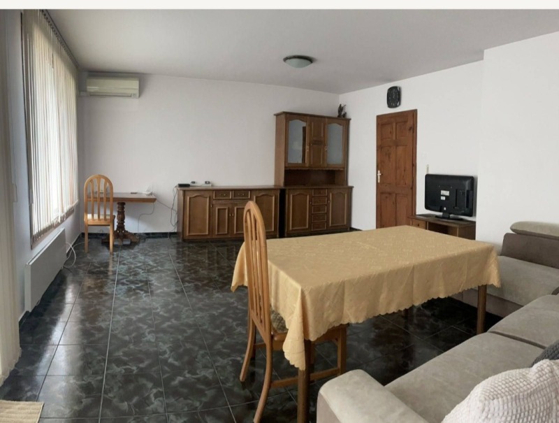 Издаје се  2 спаваће собе Софија , Младост 4 , 106 м2 | 61577591 - слика [4]