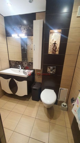 1 chambre Pobeda, Varna 9