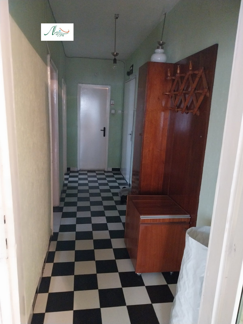 Дава под наем  2-стаен град Шумен , Тракия , 78 кв.м | 88230994 - изображение [7]