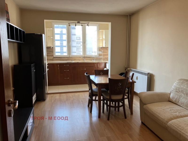 Zu vermieten  2 Schlafzimmer Sofia , Nadeschda 4 , 70 qm | 27301150