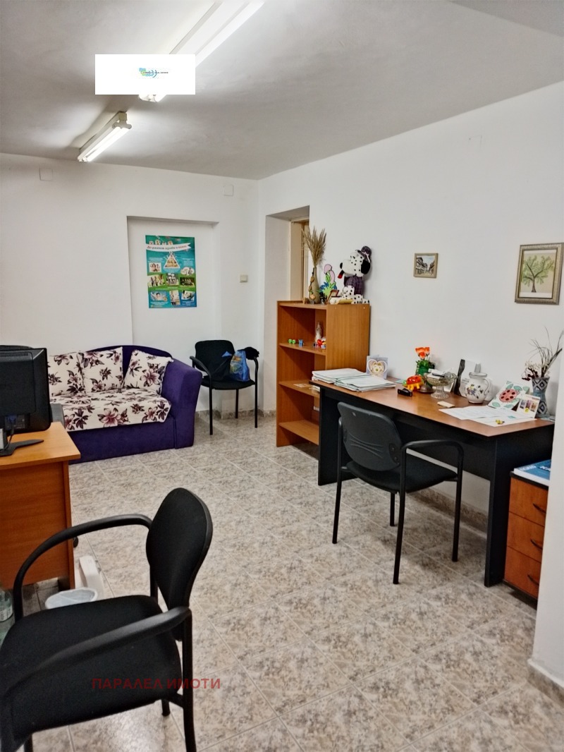 A louer  Bureau Plovdiv , Tsentar , 20 m² | 25108281