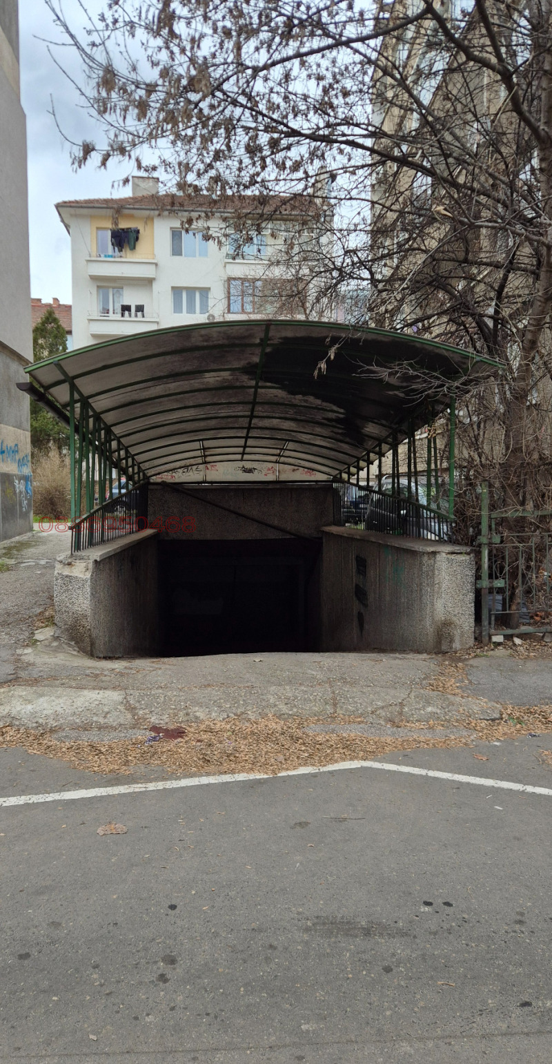 Дава под наем ГАРАЖ, ПАРКОМЯСТО, гр. София, Оборище