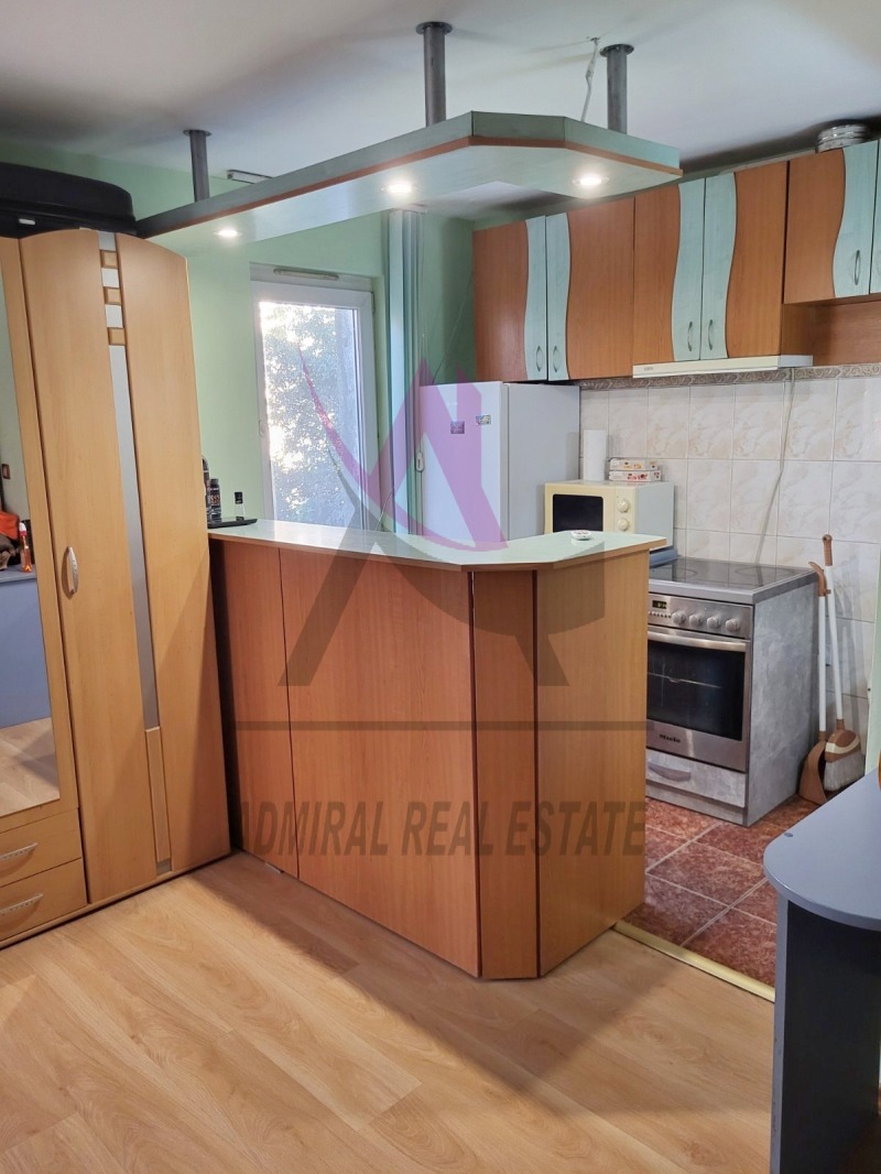 A louer  1 chambre Varna , Kolhozen pazar , 70 m² | 34676581