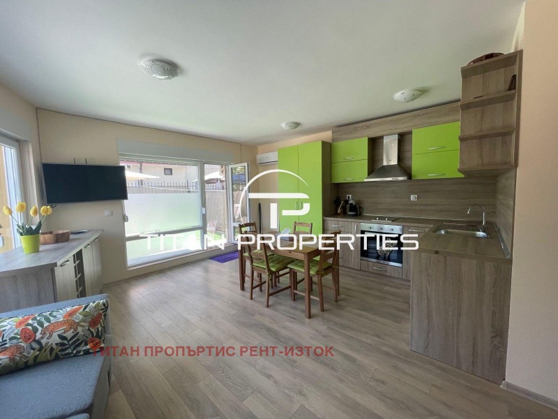 De inchiriat  1 dormitor Burgas , Sarafovo , 65 mp | 35510445