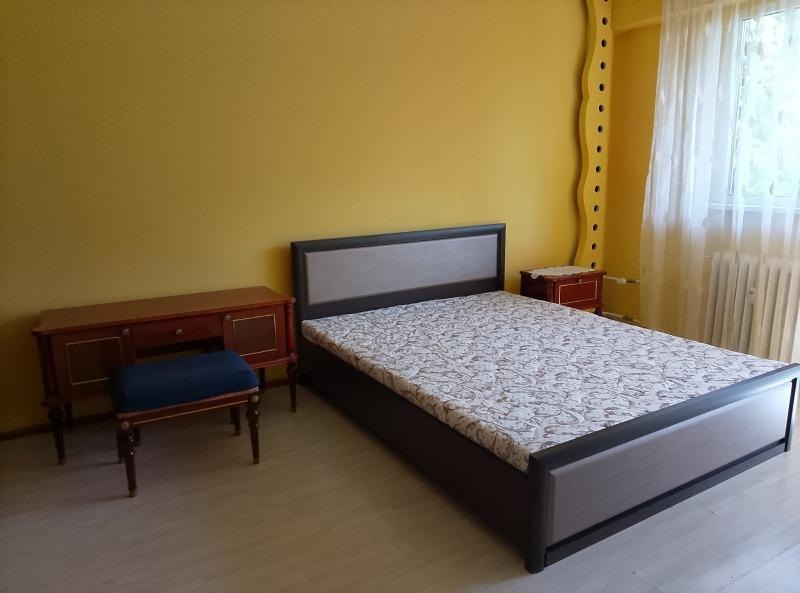 Дава под нем  3-стаен, град София, Люлин 7 •  500 EUR • ID 95636263 — holmes.bg - [1] 
