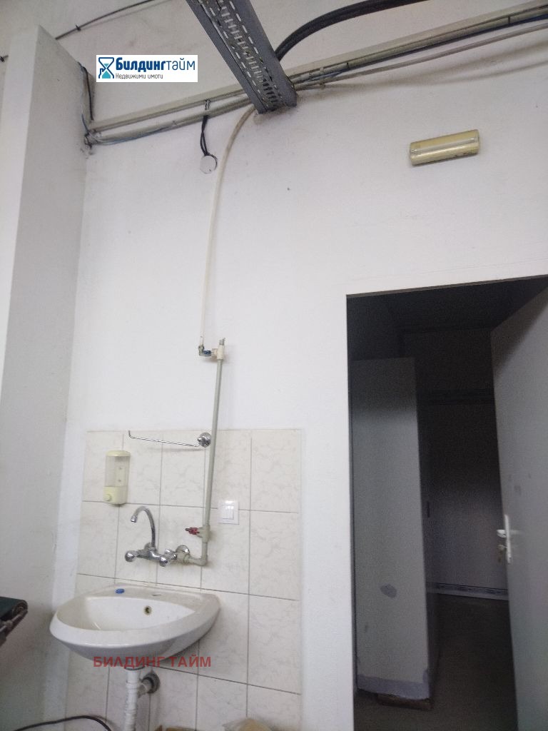 Издаје се  Складиште Шумен , Промишлена зона , 200 м2 | 42034681 - слика [3]