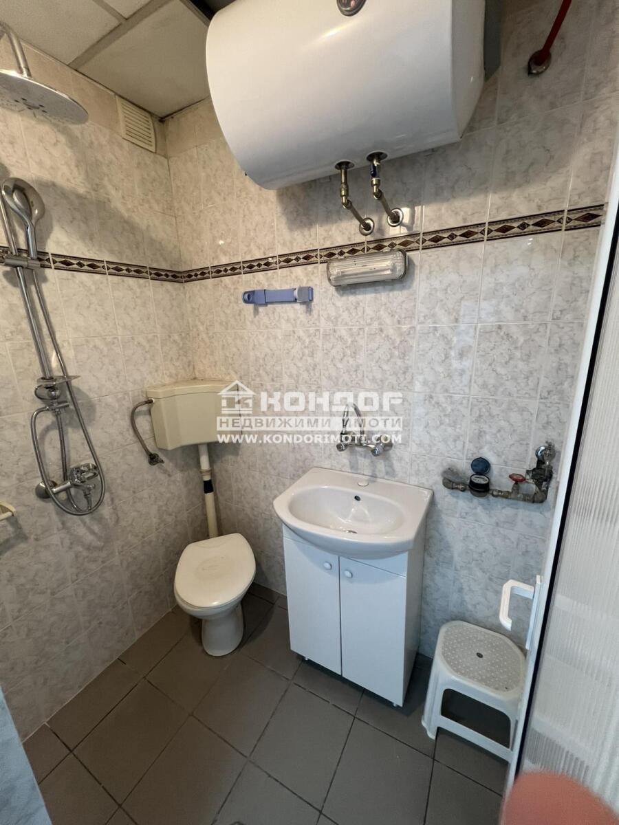 Дава под наем ОФИС, гр. Пловдив, Христо Смирненски, снимка 5 - Офиси - 54367129