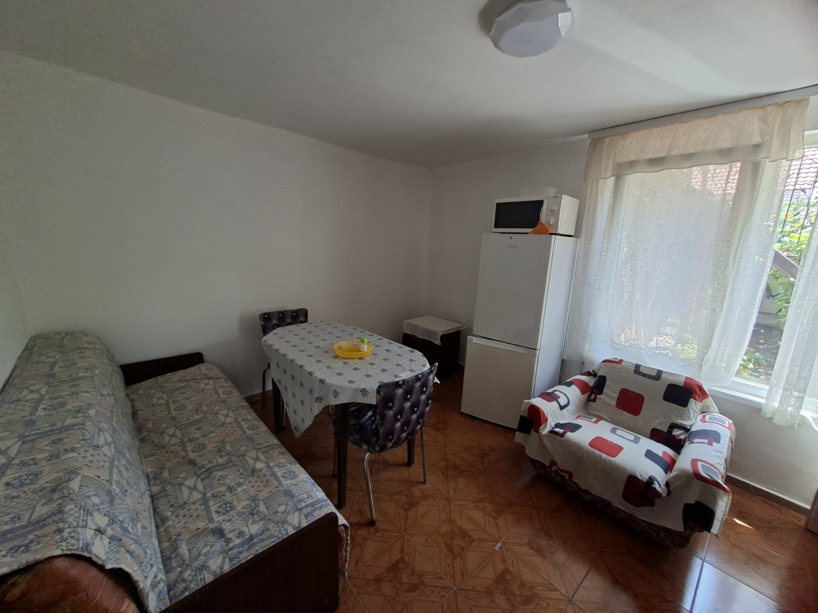 Дава под наем КЪЩА, гр. Плевен, Широк център, снимка 2 - Къщи - 55802479