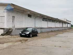 Stockage Indoustrialna zona - Zapad, Pleven 1