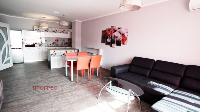 En renta  1 dormitorio Plovdiv , Karshiyaka , 75 metros cuadrados | 85842311