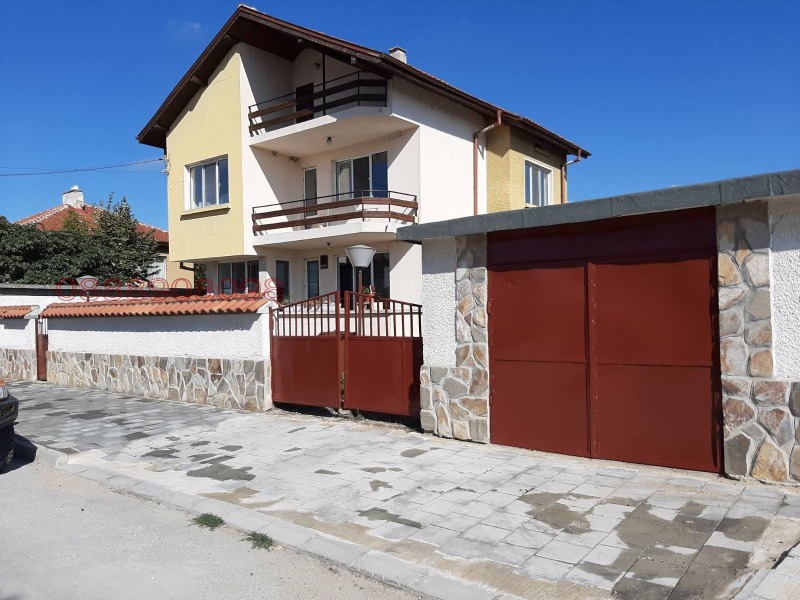 Дава под Наем КЪЩА в област Пловдив, с. Радиново - 130 кв.м / 950 € » 1 858.04 лв.