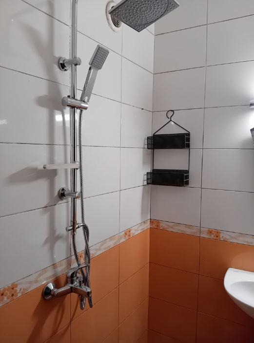 Дава под наем 2-СТАЕН, гр. Варна, Колхозен пазар, снимка 5 - Апартаменти - 53121105