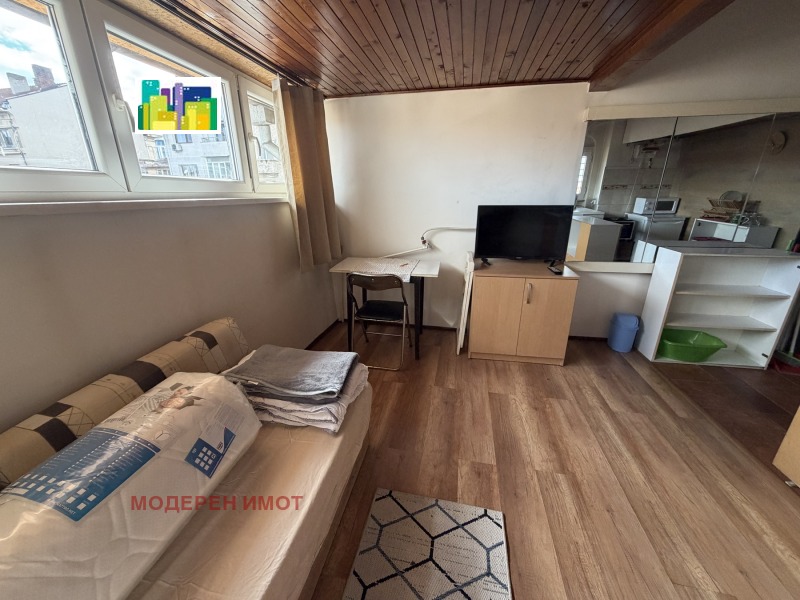 Дава под наем АТЕЛИЕ, ТАВАН, гр. София, Център, снимка 4 - Апартаменти - 53462706