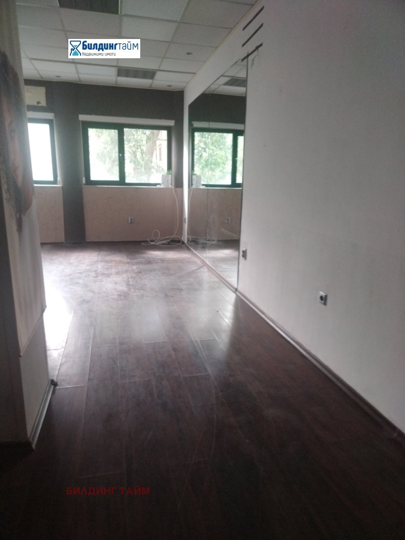 Дава под Наем ОФИС в град Шумен, Център - 35 кв.м / 195 € » 381.39 лв., БИЛДИНГ ТАЙМ
