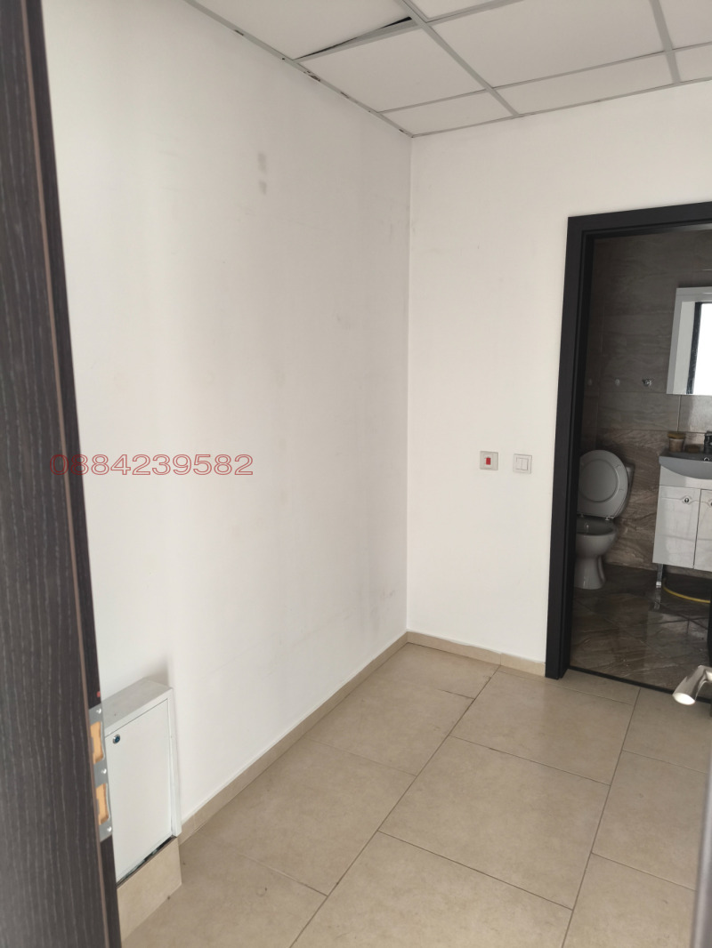 Дава под наем МАГАЗИН, гр. Пловдив, Гагарин, снимка 7 - Магазини - 52992064