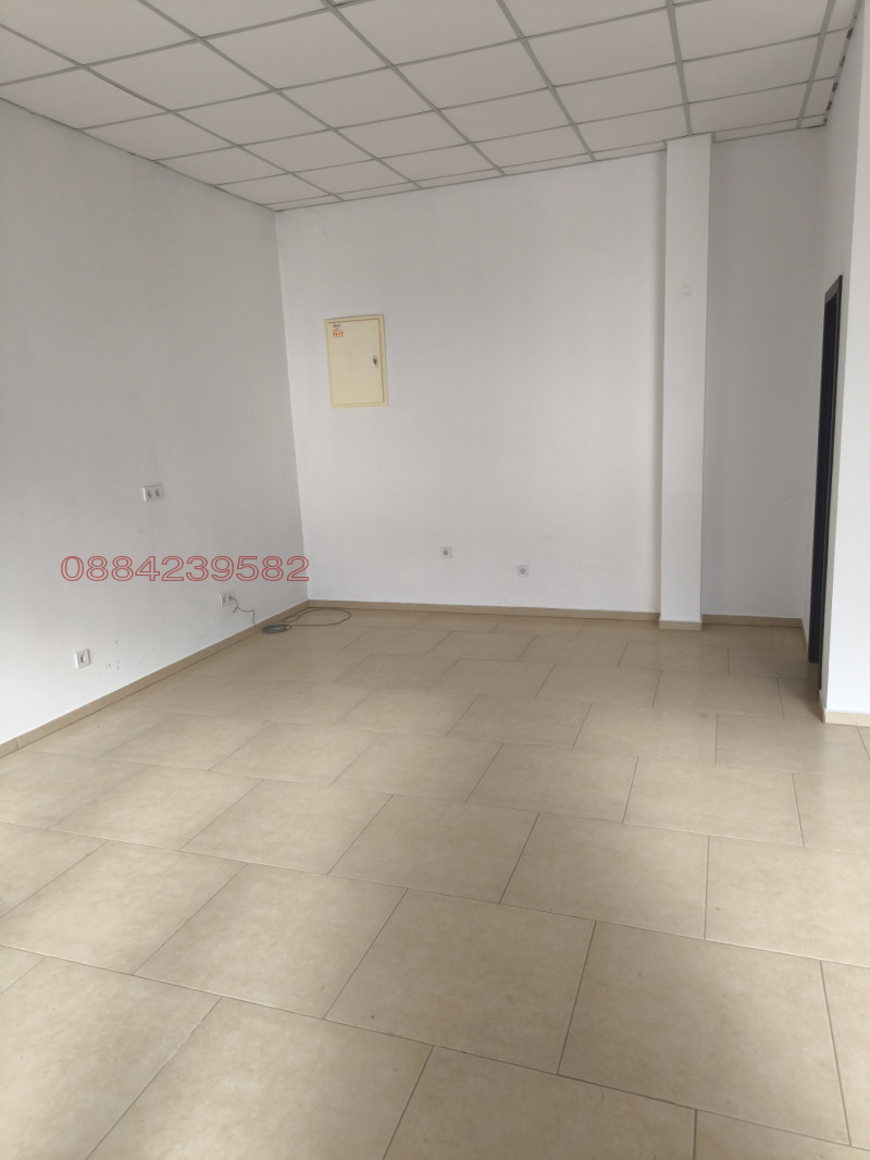 Дава под наем МАГАЗИН, гр. Пловдив, Гагарин, снимка 4 - Магазини - 52992064