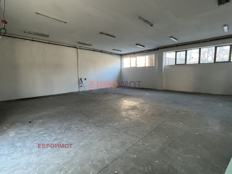 Дава под наем СКЛАД, гр. Брезник, област Перник